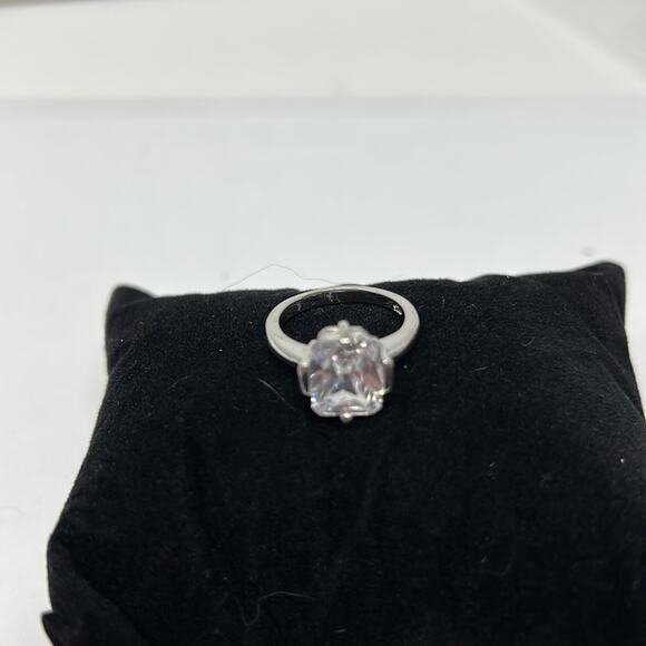925 Sterling Silver Solitaire Cubic Zirconia Stone Ring Size 5 - Picture 5 of 12